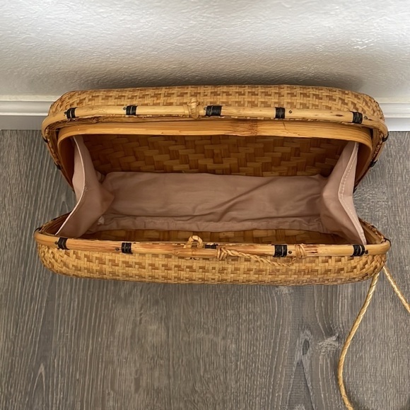Woven Straw Clutch - Picture 3 of 5